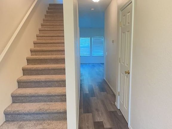 2nd image of 2002 SW Canyon Dr APT 20