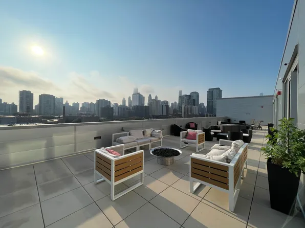 Than Tower, 343 W Schiller St #713, Chicago, IL 60610