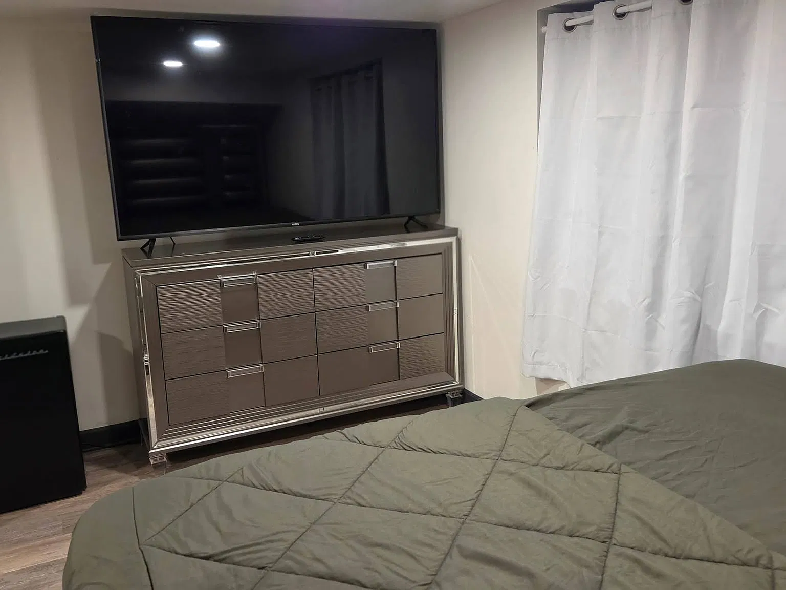 1 bed, $1,000 — Photo 4