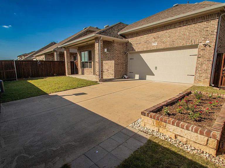 12709 Royal Oaks Ln — Photo 28