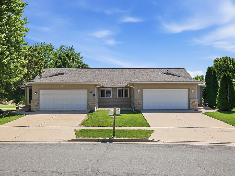 1st image of 1051-1053 Tamarack Way