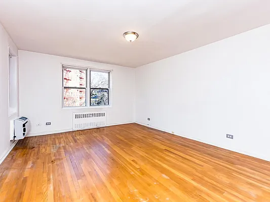 Sold by Re/Max In The City | media 8