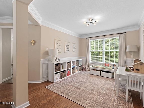 5th image of 8326 Cureton Park Ln