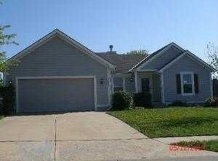 1020 E Pumpkin Ridge St, Gardner, KS 66030