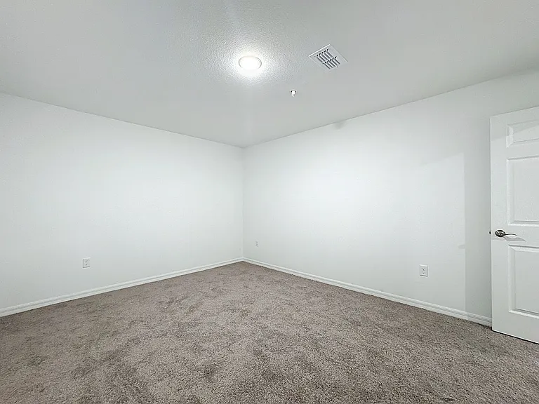 1711 Barton Towne Cir — Photo 41