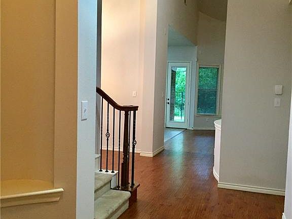 4th image of 11120 Seguin Dr