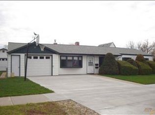 2902 Oak Ave, Rapid City, SD 57701