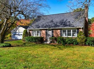 62 Eastview Dr, Windsor, CT 06095