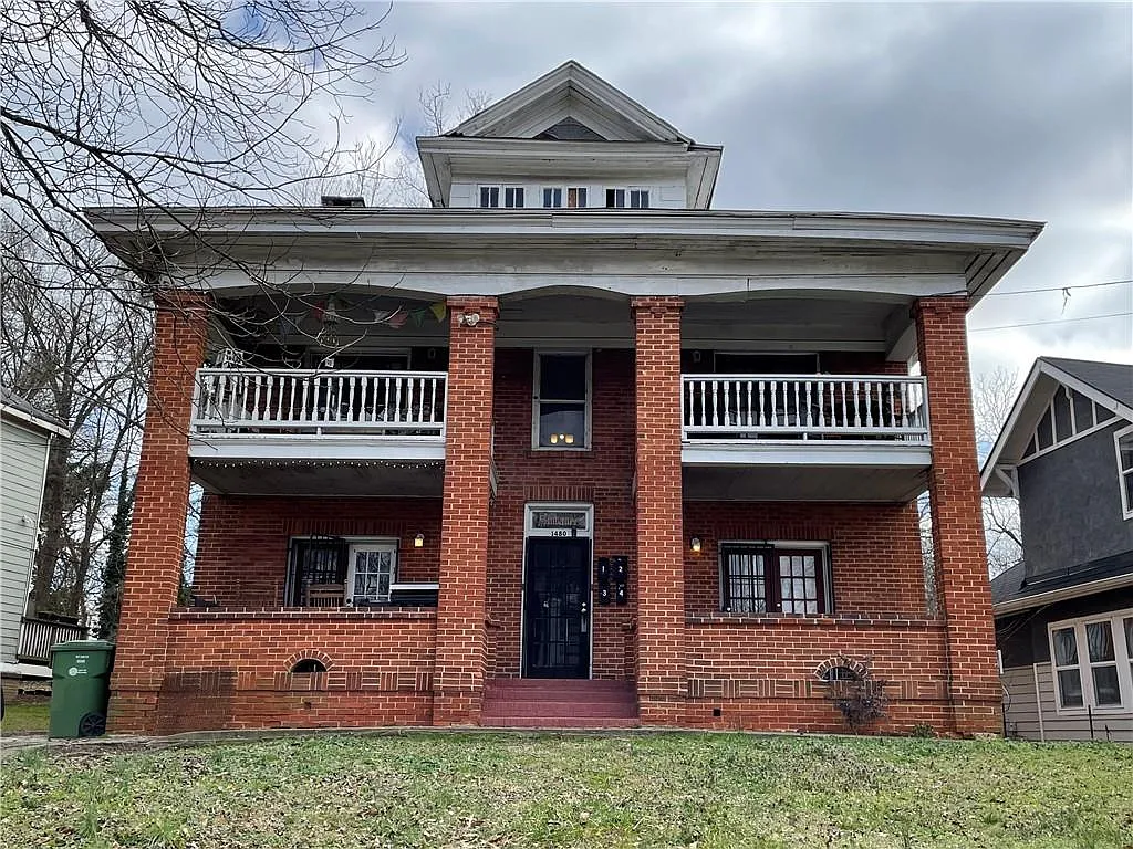 2 bed, 1.0 bath, 1450 sqft, $1,495 — Photo 2