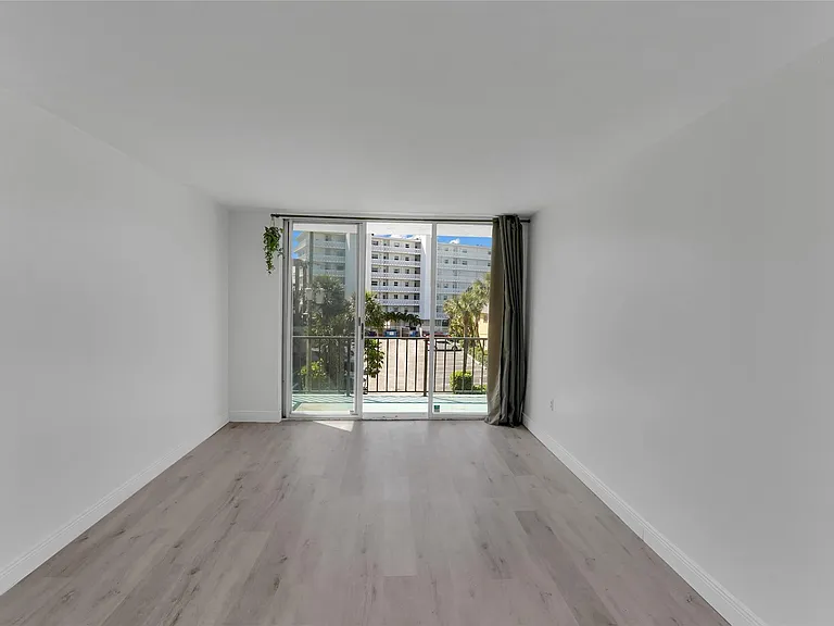 301 Croton Ave #302 — Photo 25
