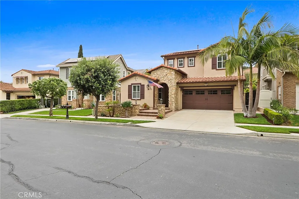 5 bed, 3000 sqft, $8,495 — Photo 3