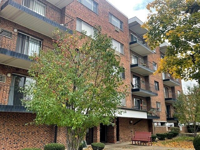 1st image of 205 W Miner St APT 208