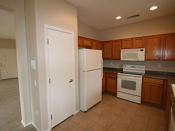 3rd image of 16828 W Eureka Springs Dr