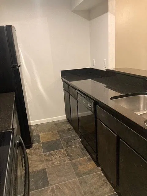 1 bed, 1350 sqft, $1,700 — Photo 4