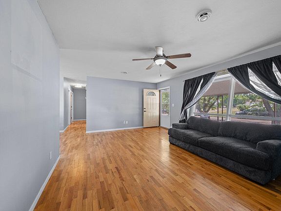 4th image of 414 N Monroe Ave