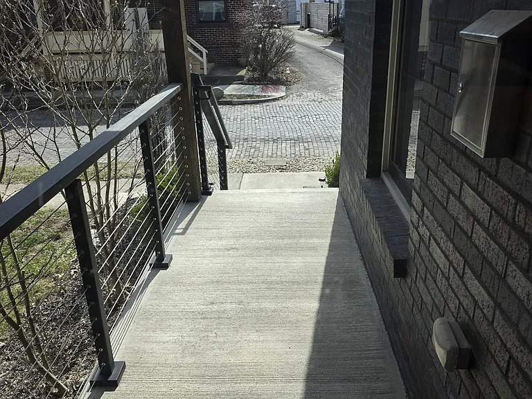 150 Detroit Ave — Photo 2