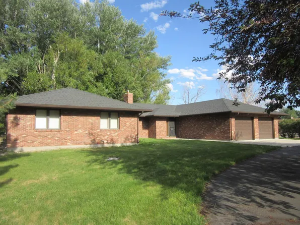 100 McCullough Dr, Cody, WY 82414