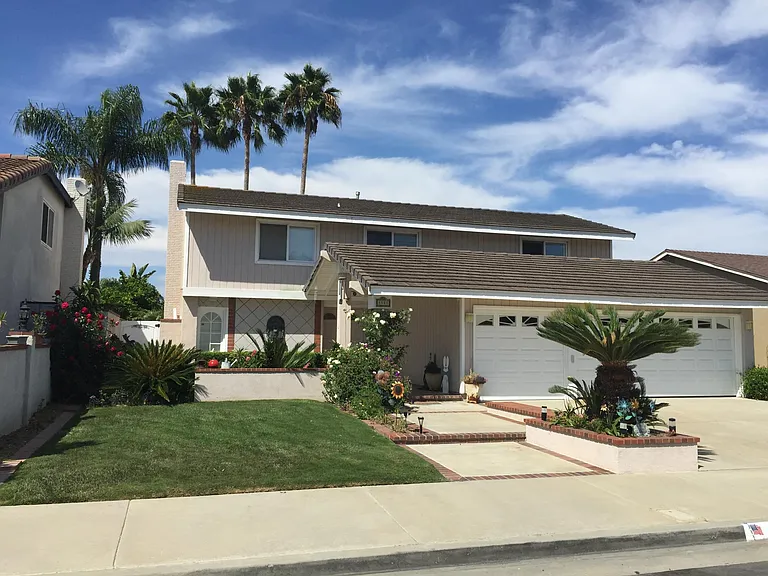 8581 Larthorn