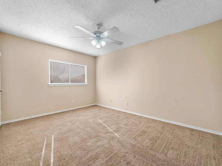 7038 Cole Creek Dr — Photo 18