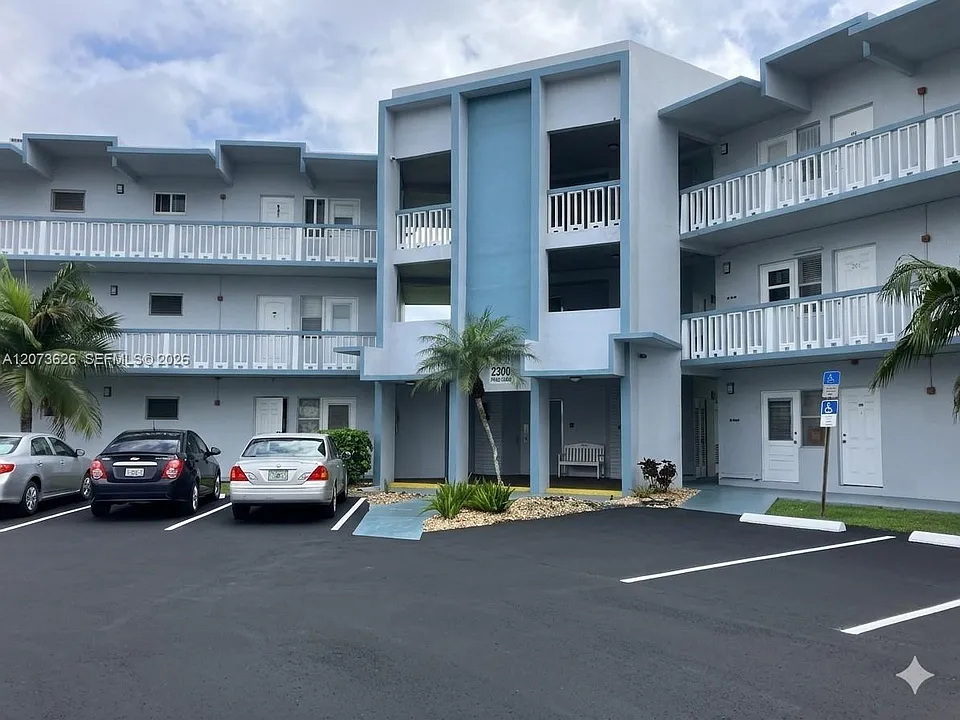 2300 Park Ln #203