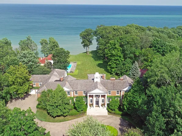 663 Circle Ln, Lake Forest, IL 60045