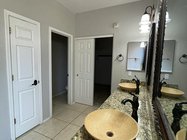 10321 W Windsor Ave — Photo 25