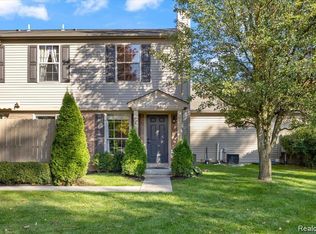 180 Pine Tree Ridge Dr UNIT 3, Waterford, MI 48327