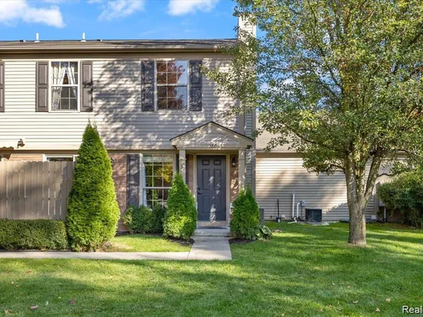 180 Pine Tree Ridge Dr Unit 3, Waterford, MI 48327