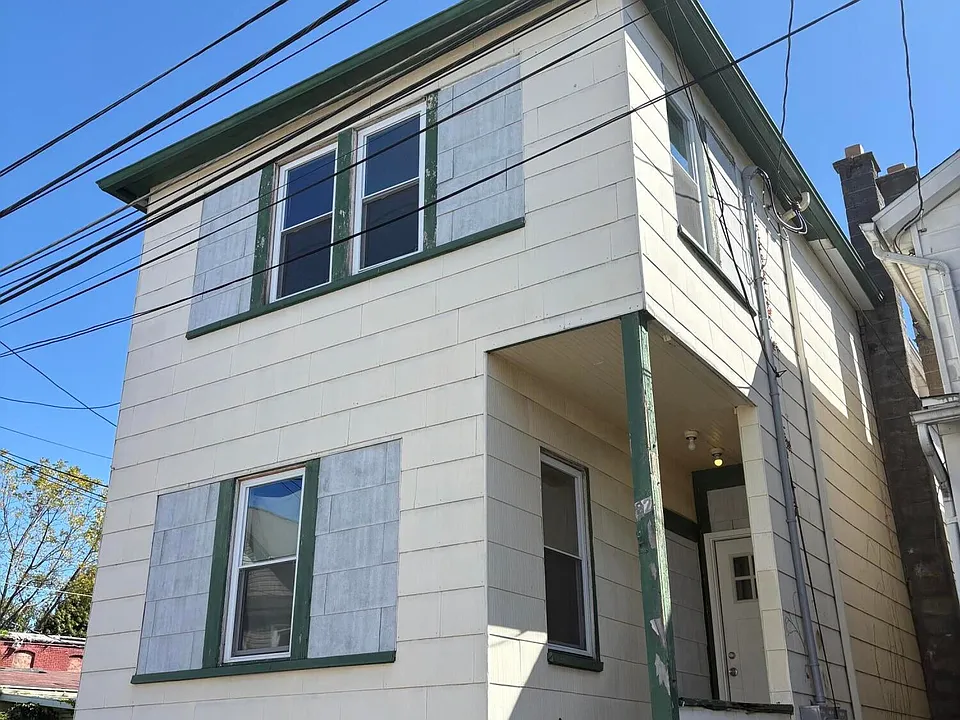 62 Hutson St