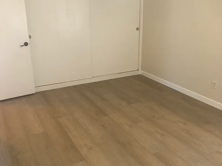 Main Bedroom /Main Bedroom Closet