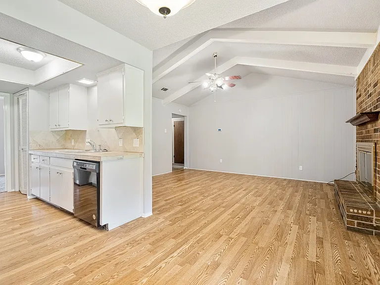5404 Salem Hill Dr — Photo 9