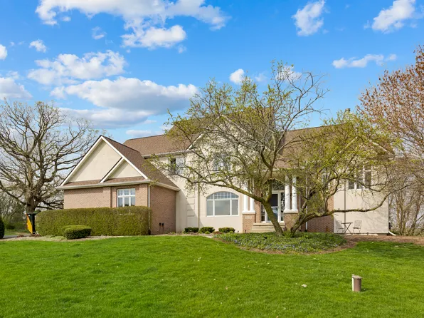 15N799 Farm View Ln, Hampshire, IL 60140