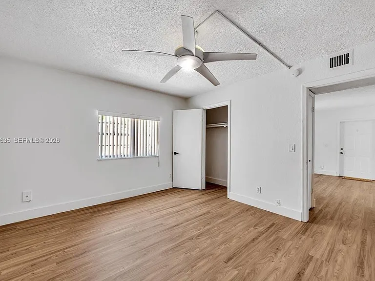 1405 Miami Rd #7 — Photo 9