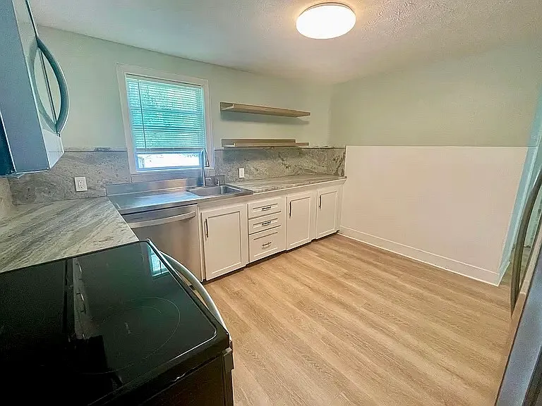 11 Benoit Ave — Photo 2