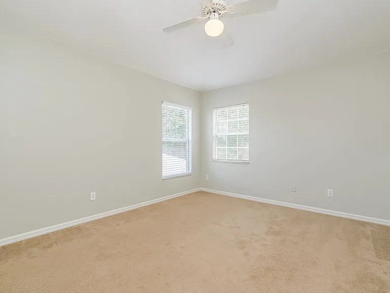 10621 Navigation Dr — Photo 12
