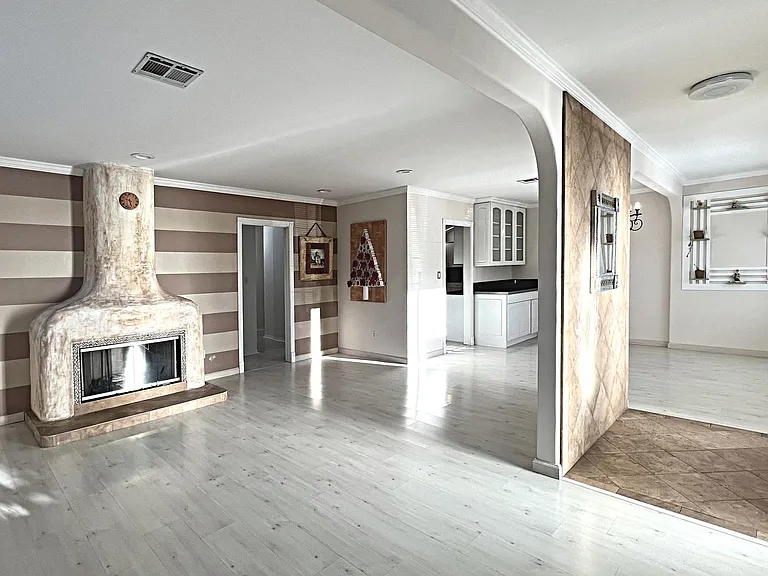 5627 Adele Ave — Photo 10