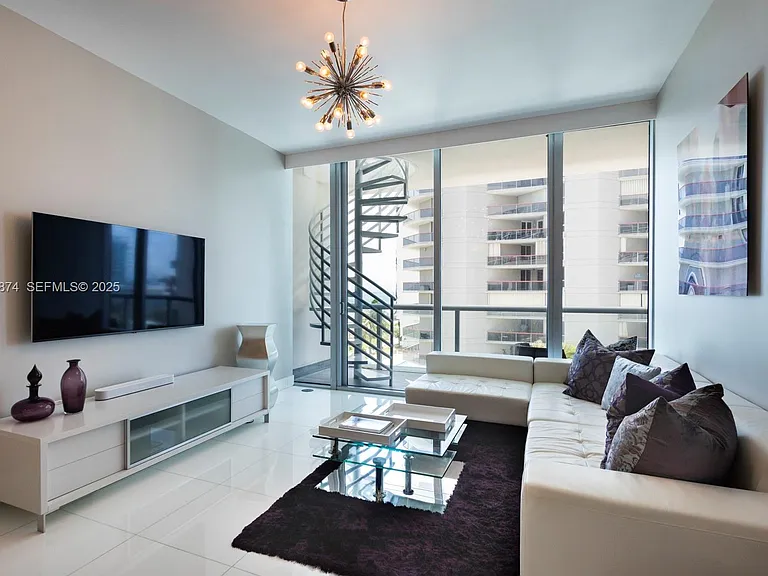 6799 Collins Ave #507 — Photo 4