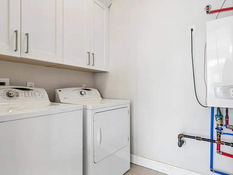 404 High Pond Ln — Photo 22