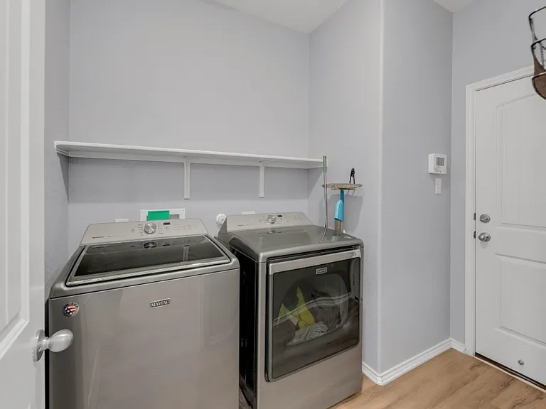 13916 Lyndon B Johnson St — Photo 11