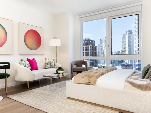 27-01 Jackson Avenue image 1 of 19