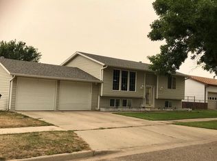 2311 17th Ave W, Williston, ND 58801