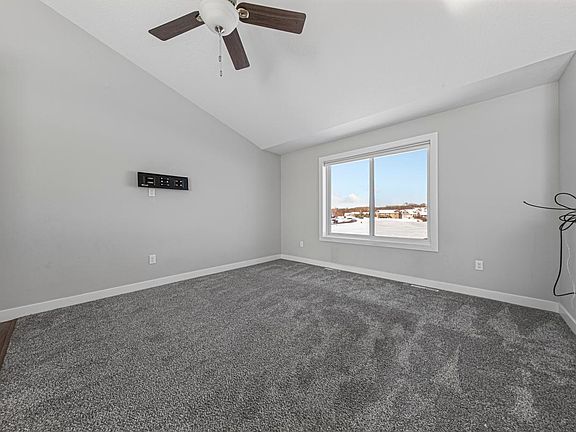 4th image of 1012 Mallard Ln