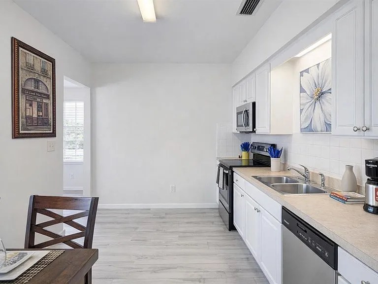 501 S Magnolia Ave #3 — Photo 12
