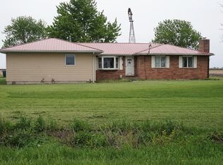 324 N 1100e Rd, Paxton, IL 60957