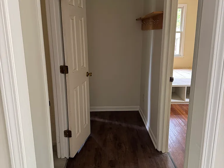 129 Rusk St — Photo 2