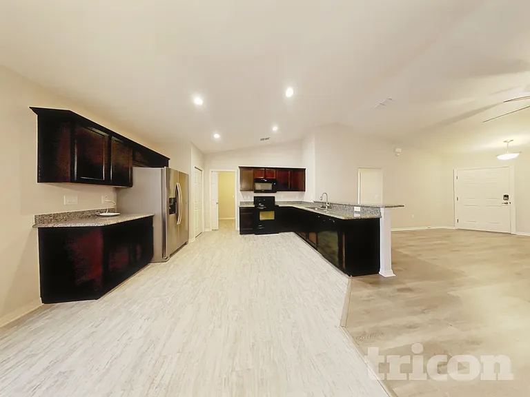 505 Interlock St — Photo 5