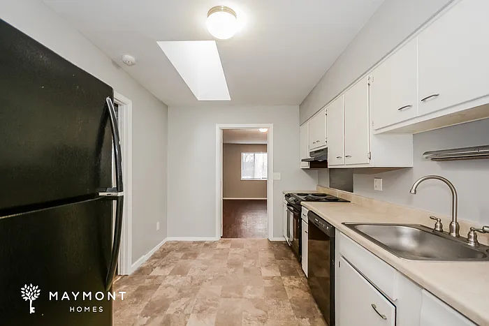 3 bed, 1.5 bath, 1386 sqft, $1,795 — Photo 4