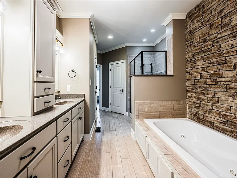 730 Bennington Park Dr — Photo 15