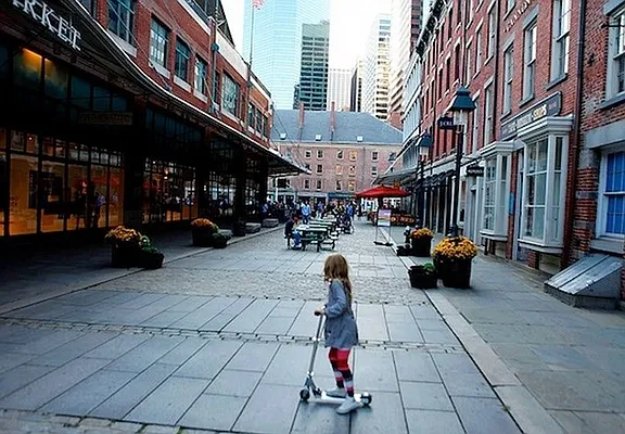 Rented by R New York | media 44