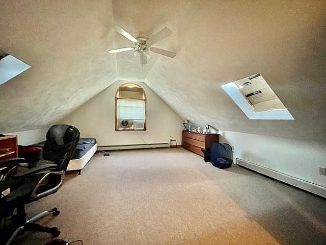 top floor bedroom or office space also could be used as a workout space, etc.